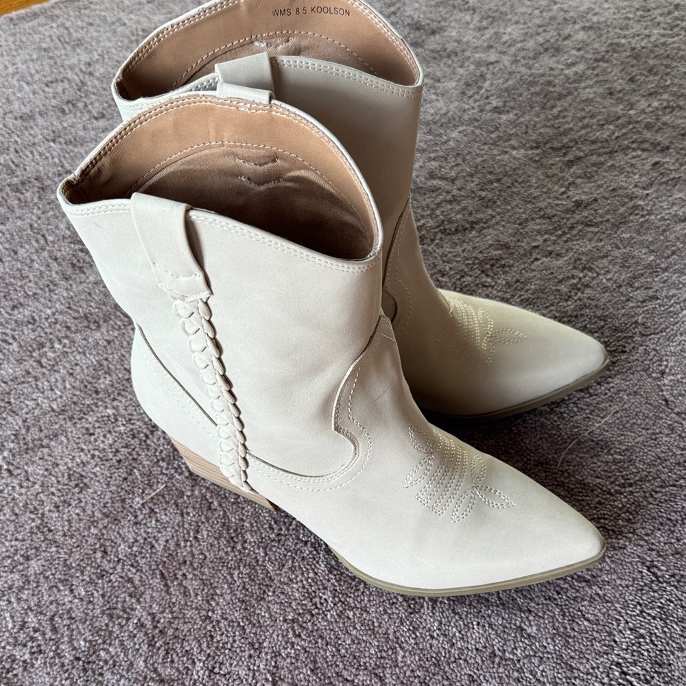 Dolce Vita Heeled Boots